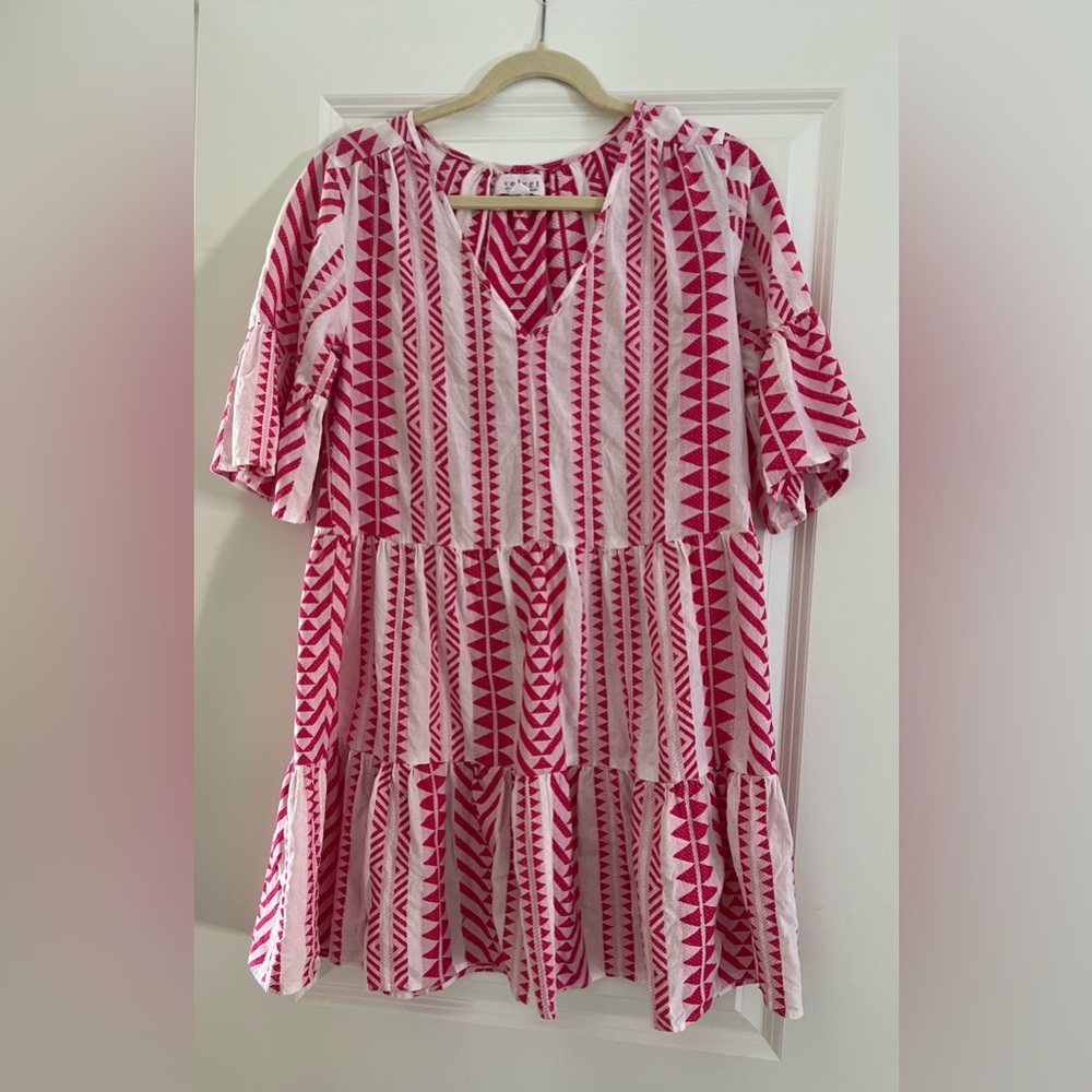 XS pink and white geometric mini dress